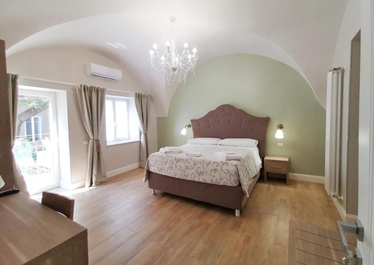 Opera Relais 85 Bed & Breakfast Messina Ngoại thất bức ảnh
